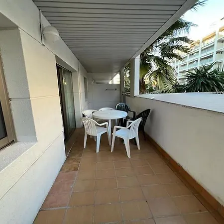 Apartment Michelangelo Super 2 Bedroom Near The Salou